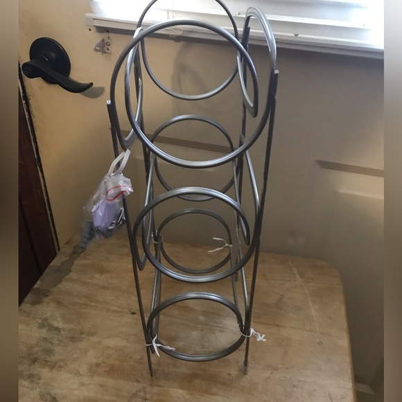 M Design 6-Tier Wall Mount Bathroom Towel Holder/ Storage Rack (No Box) - Picture 2 of 3